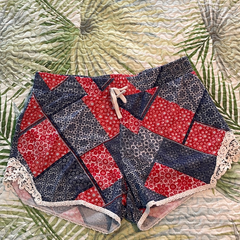 Woman’s pajama shorts sz XL.